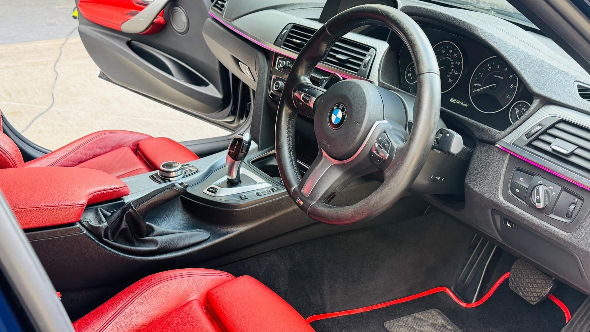 BMW 3 Series thumb 25