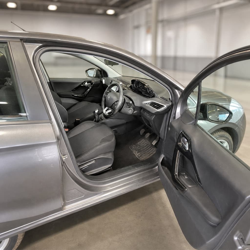 Peugeot 208 thumb 8