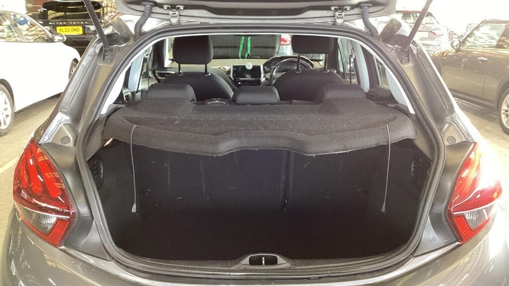 Peugeot 208 thumb 10